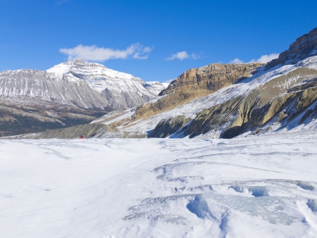 Le plus grand champ de glace des Rocheuses canadiennes